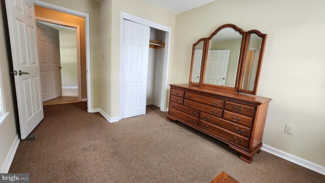 Building Photo - 332 Edgemont Ave