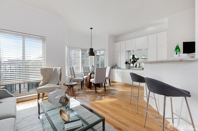 Primary Photo - 1089 De Haro St