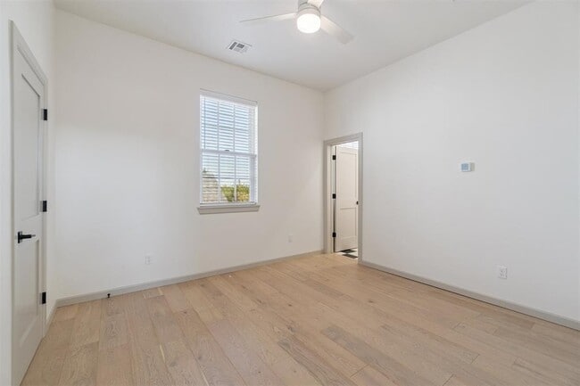 Building Photo - 18835 Selah Wy