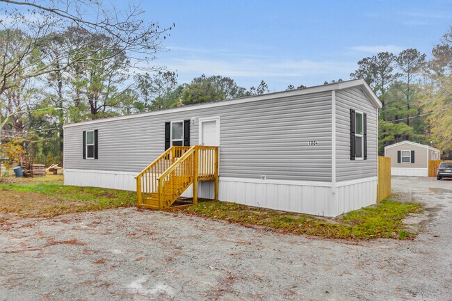 Primary Photo - 108 Gladewood Cir