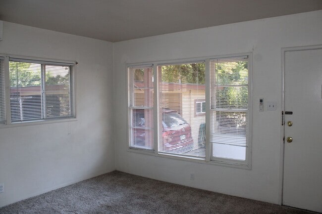 Building Photo - 4225 V St