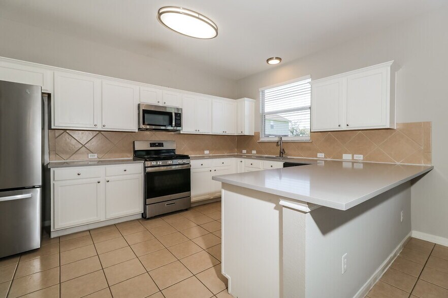 Building Photo - 2429 Candle Ridge Trail