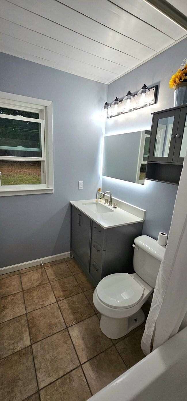 Building Photo - 605 Melbourne Dr