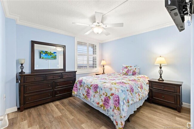 Building Photo - 10600 S Ocean Dr