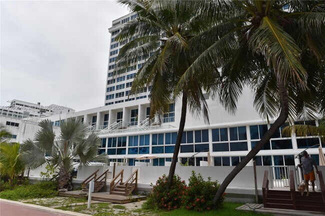 Building Photo - 5555 Collins Ave