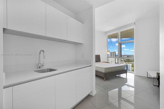 Building Photo - 851 NE 1st Ave