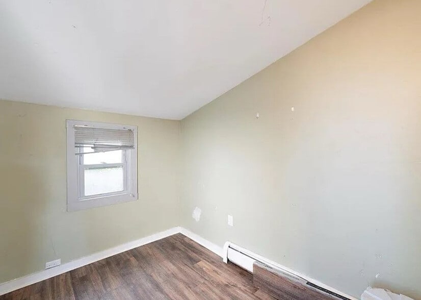 Building Photo - 306 Colchester Ave