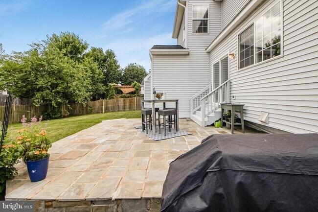 Building Photo - 115 Richard Dr SE