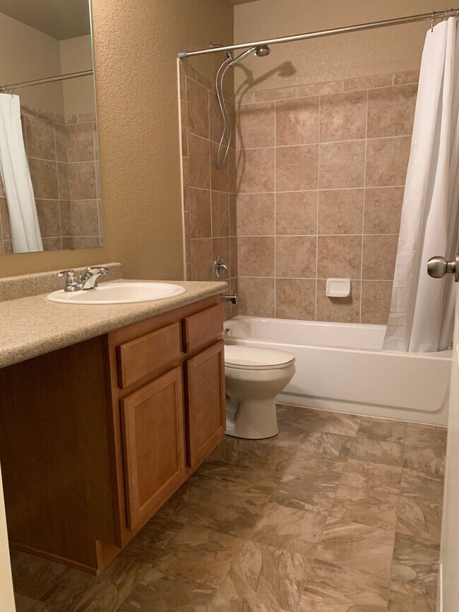 Building Photo - 1004 Diamond Rim Dr