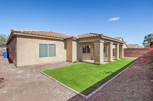 Building Photo - Lovely Northwest Gated Community Home