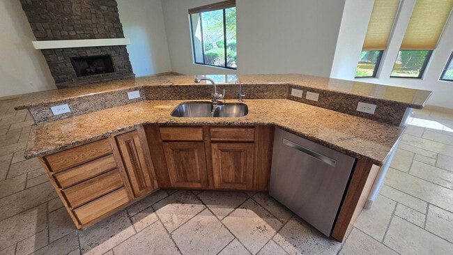 Building Photo - 4485 E Quail Brush Rd