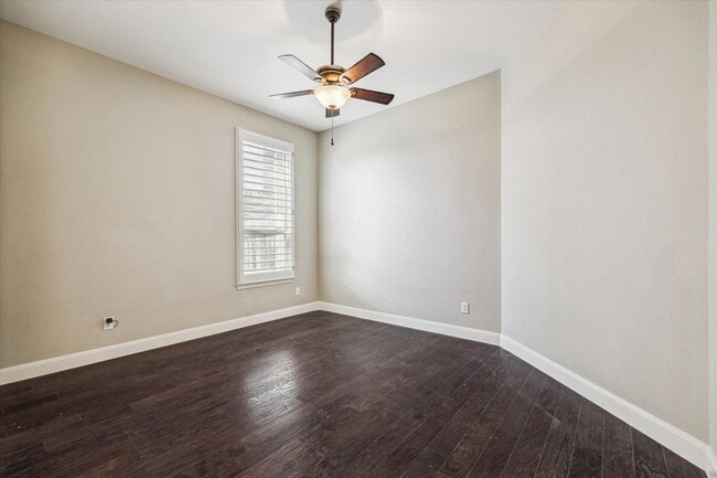 Building Photo - 5902 Chatham Cove