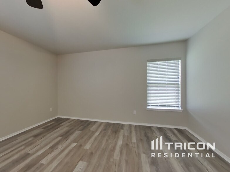 Building Photo - 254 Cumberland Forest Dr