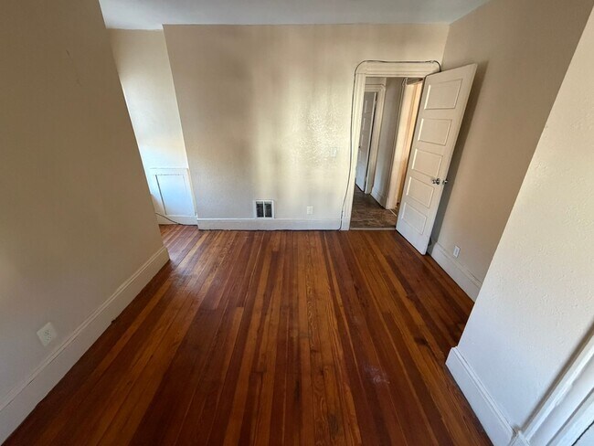 Building Photo - 242-244-244 Orange St