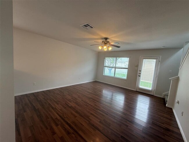 Building Photo - 408 N Cascades Ave