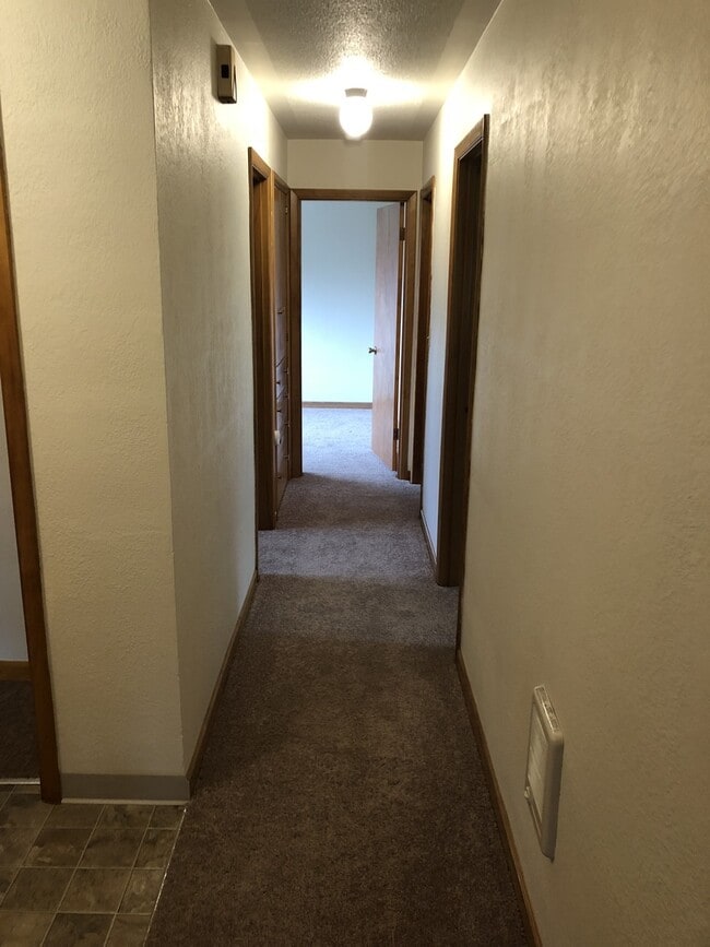 Building Photo - 800 NE 15th St