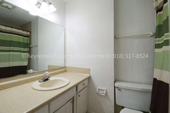 Building Photo - East Tulsa 3 Bedroom Gem! Available for immediate move in!