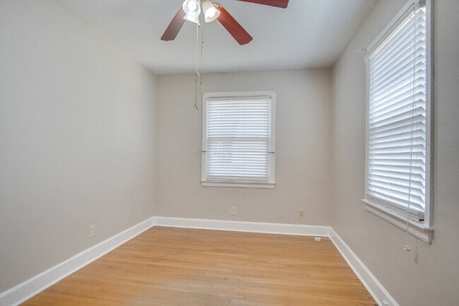 Building Photo - East Pensacola 4BR Home with Loft, Sunroom, Hardwood Floors & Updated Kitchen