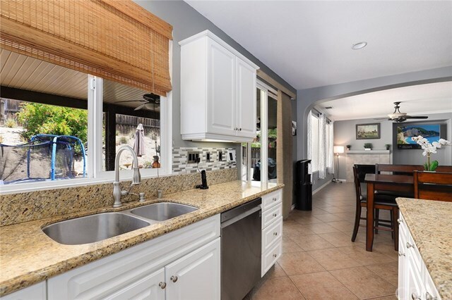 Building Photo - 14809 Hidden Palm Ct