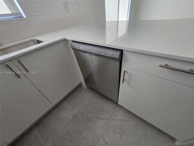 Building Photo - 12884 SW 232nd Ln