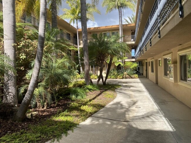 Building Photo - 7555 Linda Vista Rd