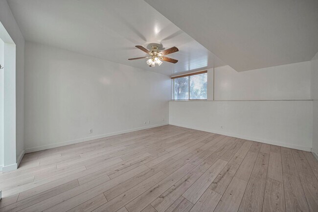 Building Photo - Ground Level 2 Bedroom 2 Bathroom Condo- Gated Murray Community