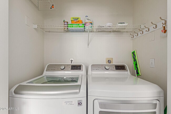 Building Photo - 5335 E Shea Blvd