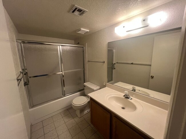 Building Photo - 1st floor condo - Near parks & Summerlin pkwy
