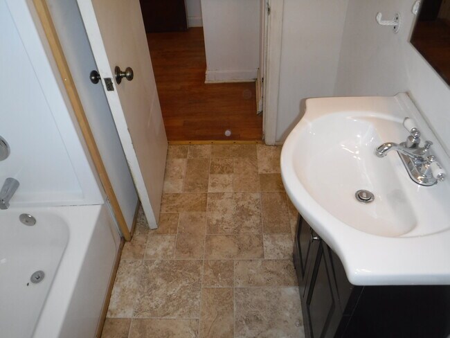 Building Photo - 1545 Atlantic St NE