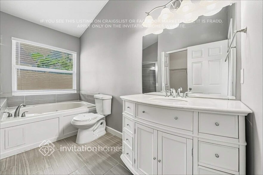 Building Photo - 11425 Kenley Cir