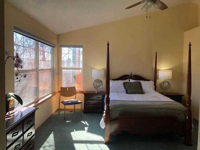 Building Photo - PRICE REDUCED! Luxury four bed four bath p...