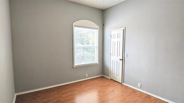 Building Photo - 8501 Mesa Verde Dr