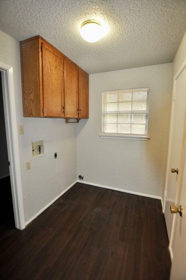 Building Photo - 103 Kenshire Ct