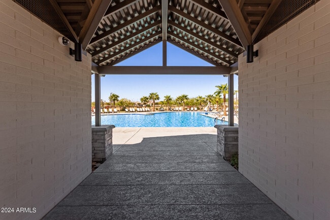 Building Photo - 8854 W Palo Verde Dr