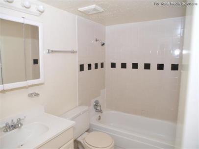 Building Photo - 6225 Tierwester St