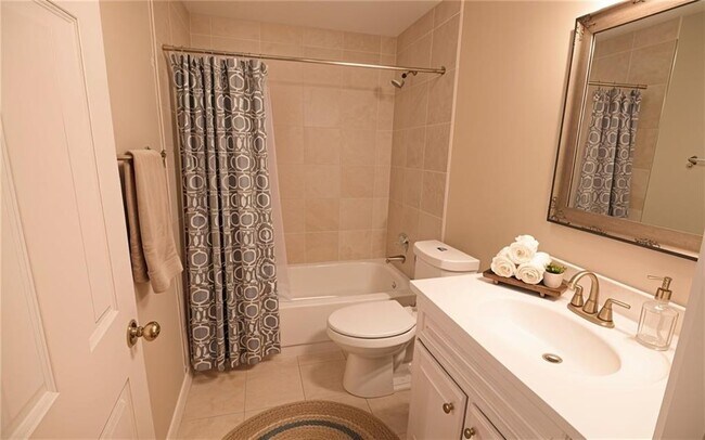 Building Photo - 1156 Magnolia Way SE