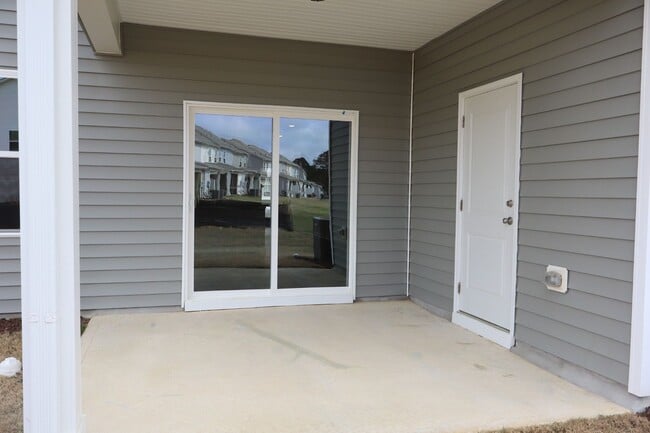 Building Photo - 3413 Baybrooke Dr
