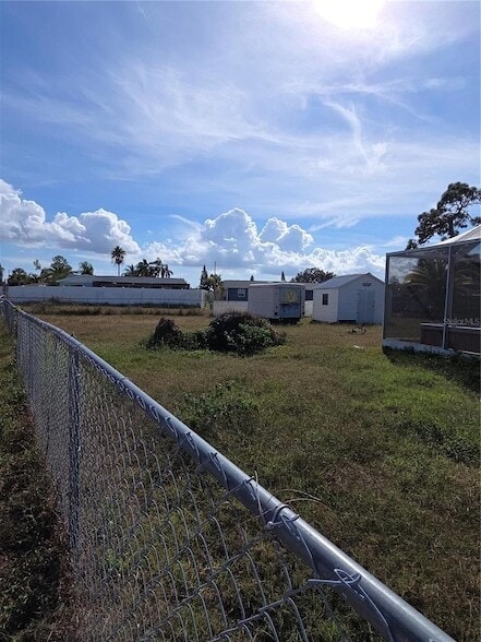 Building Photo - 1838 Solar Dr