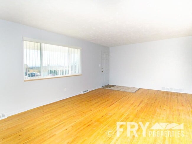 Building Photo - Bright, Clean Ranch Home in Sherrelwood