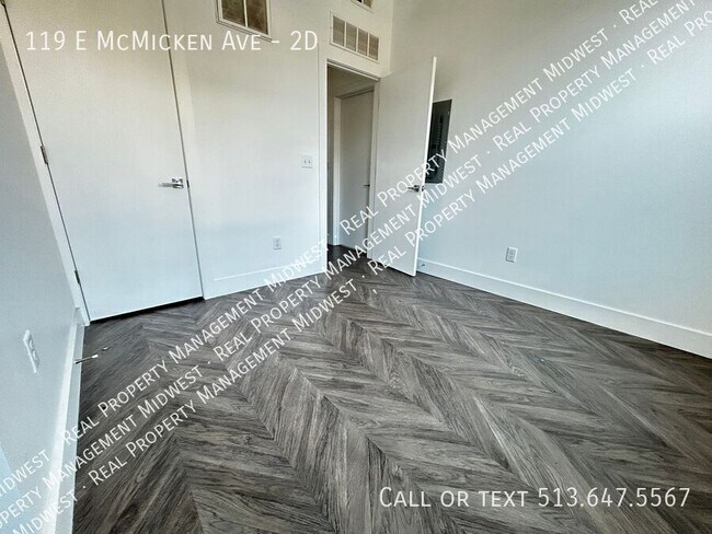 Building Photo - 119 E McMicken Ave