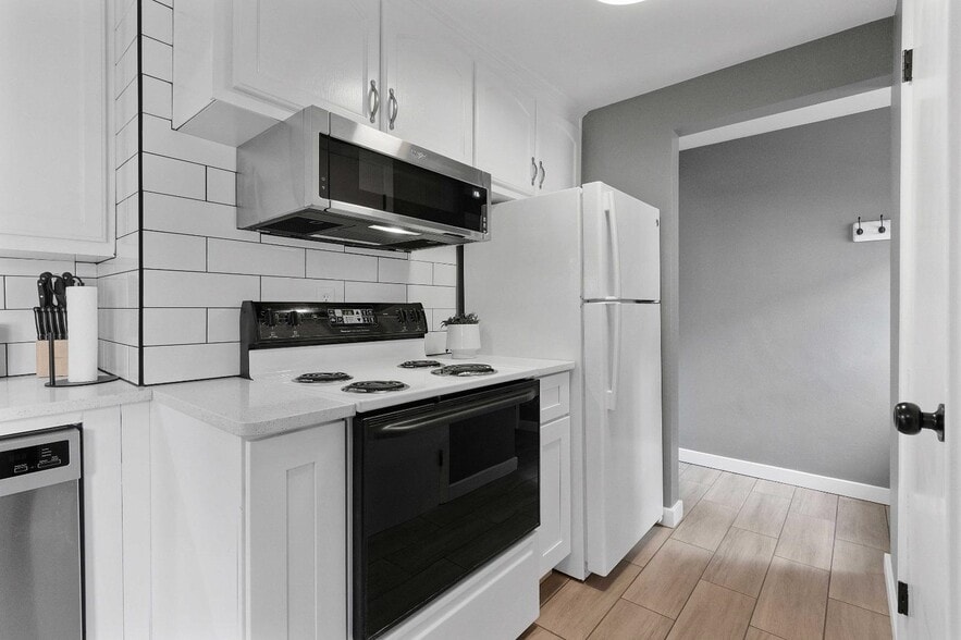 Building Photo - 1446 Pilgrim St