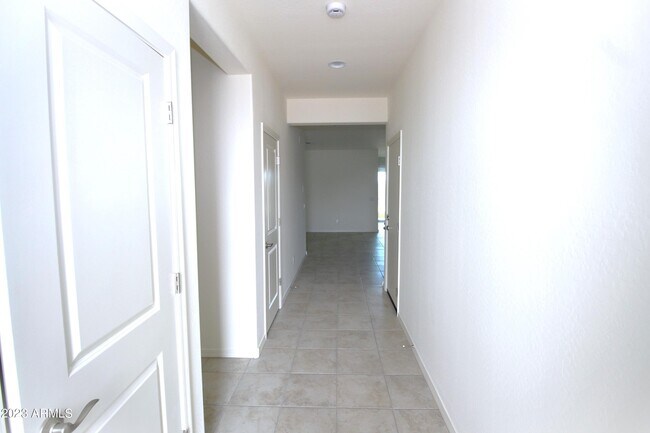 Building Photo - 1126 E Westwood Dr