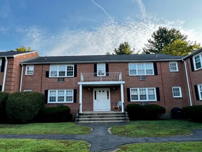 Building Photo - 9 Grandview Dr