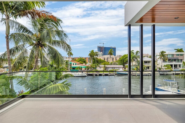 Building Photo - 1730 SE 13th St