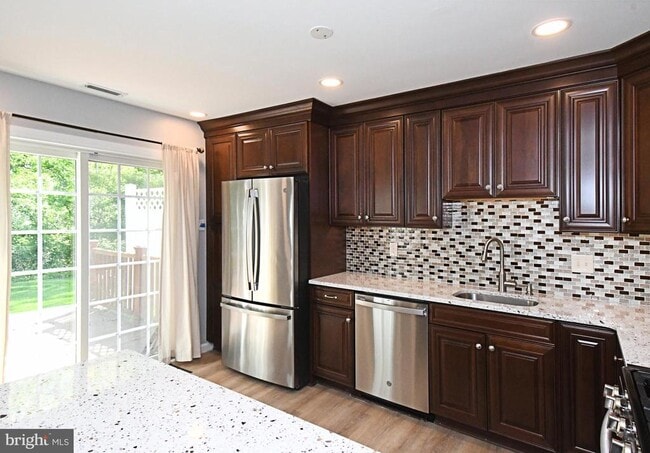 Building Photo - 604 Ascot Ct