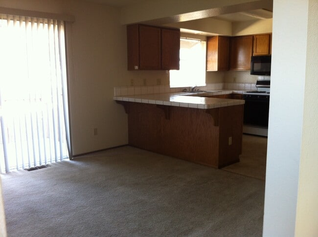 Building Photo - 387 Redwood Heights Ct