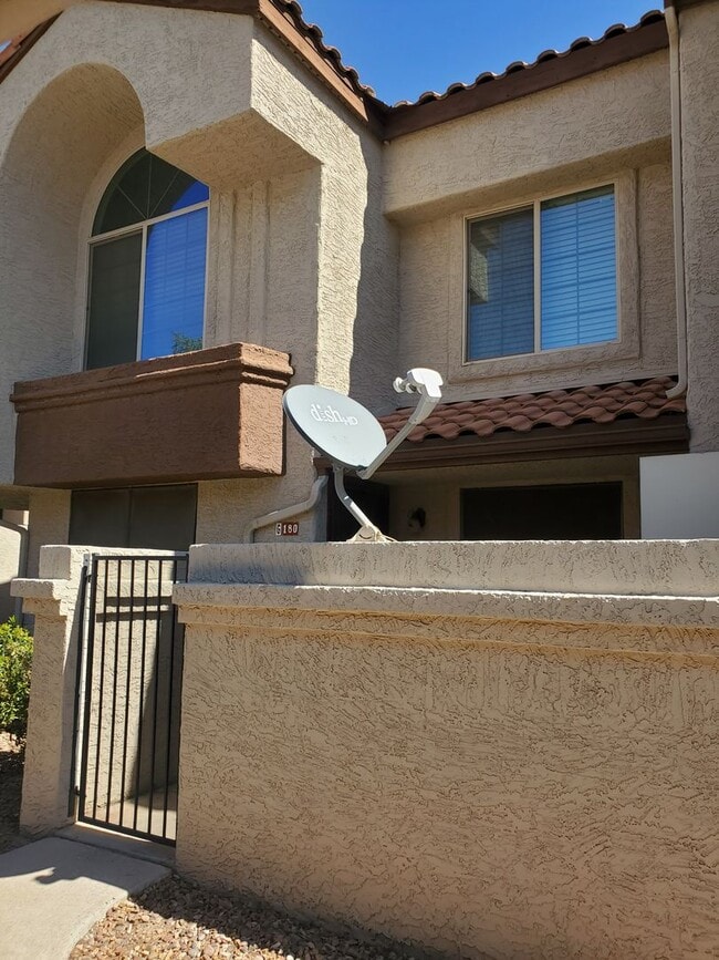 Building Photo - Fiesta Park Condos - 2 bd/2 ba - Mesa- Downstairs Condo