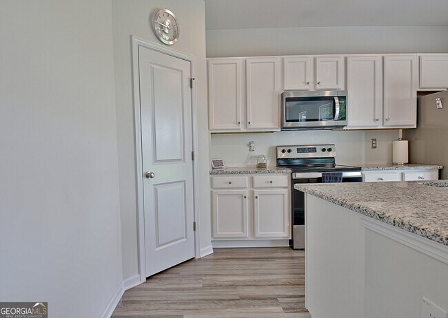 Building Photo - 8077 Rudder Cir