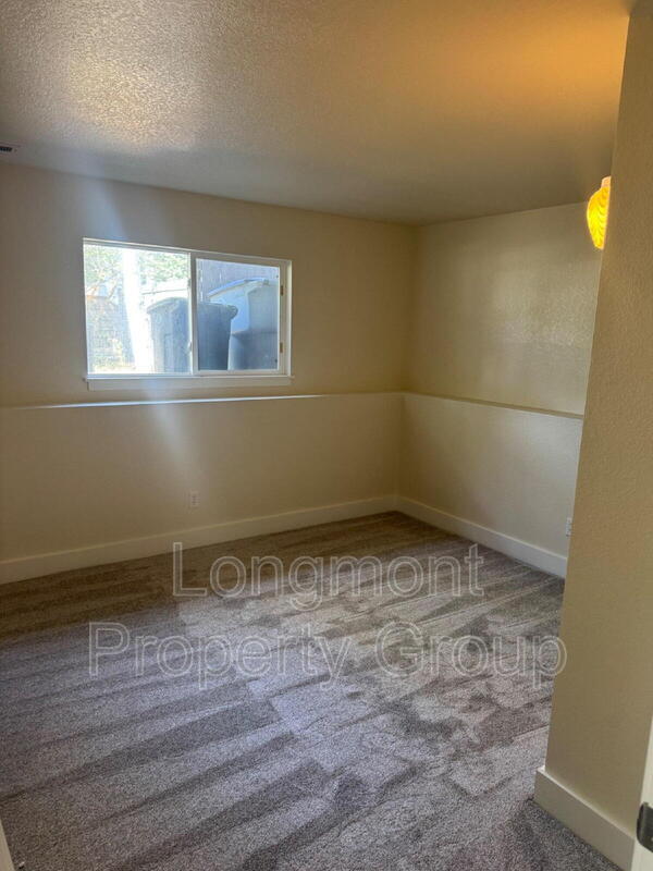 Building Photo - 719 Thornwood Way
