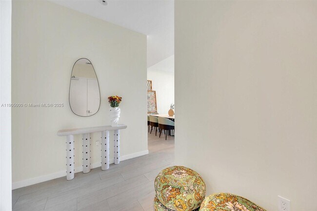 Building Photo - 2821 S Bayshore Dr